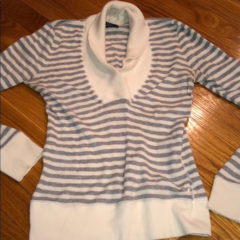 American Eagle top